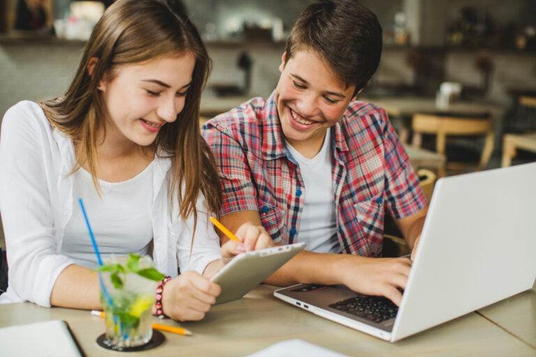 Dating in High School The Pros and Cons